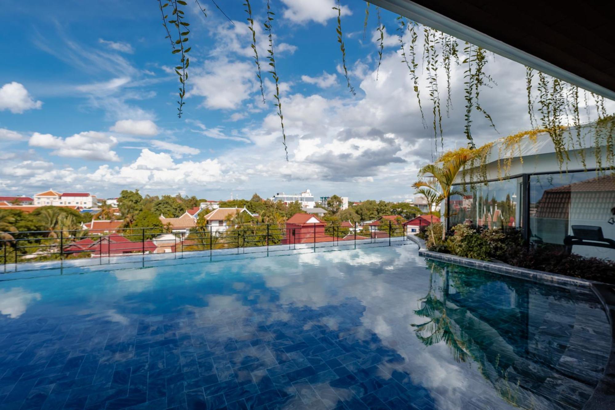 Sarai And Wander Hotel Siem Reap Bagian luar foto